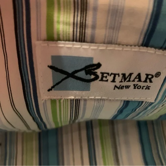 Betmar NY Hot Pink Spring/Summer Straw bag with floral accent and striped lining - Picture 7 of 7